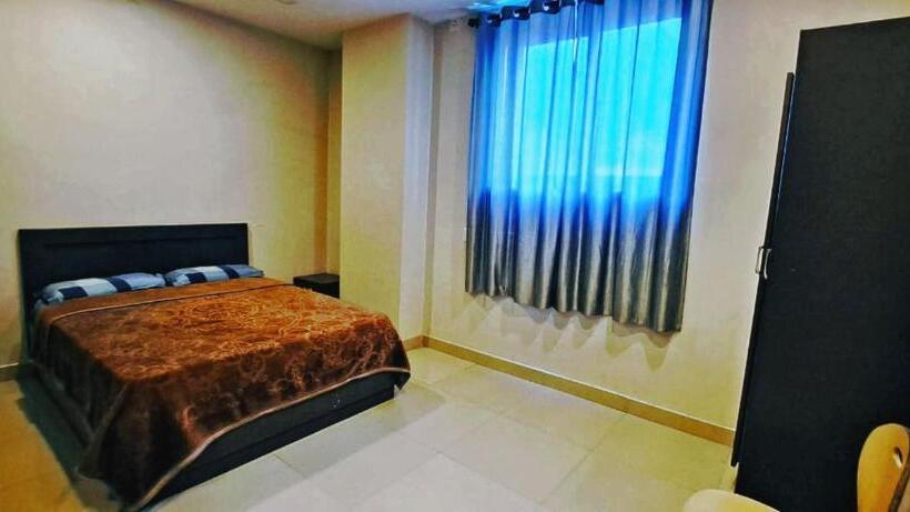 Отель Town Gate