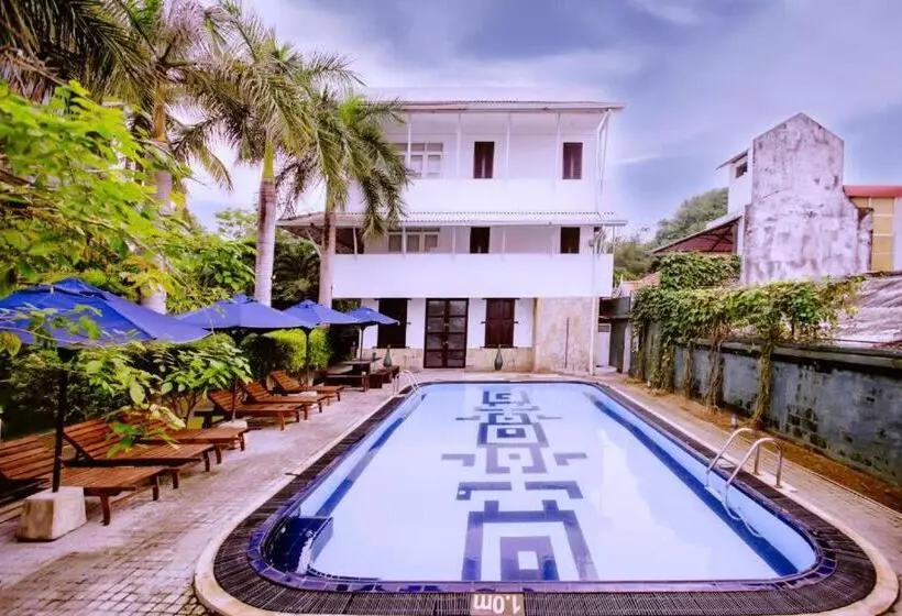 St.lachlan Hotel & Suites
