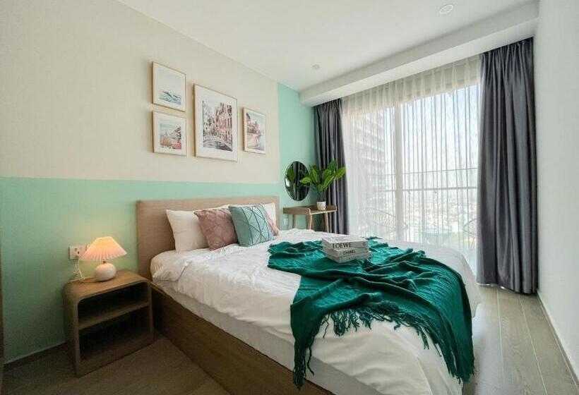 The Song Luxury Apartment By Lisa House