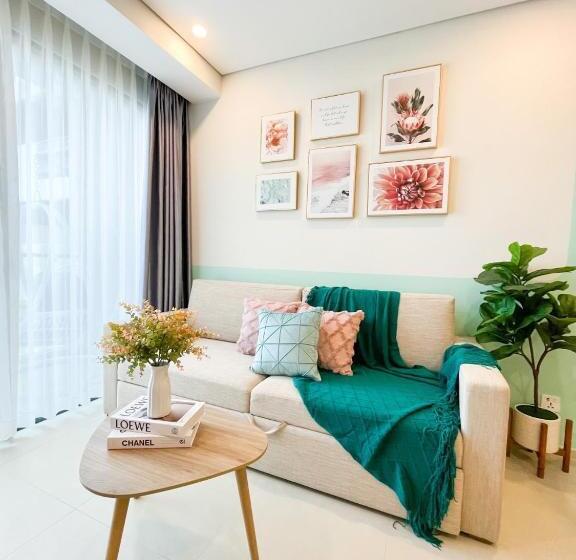 The Song Luxury Apartment By Lisa House