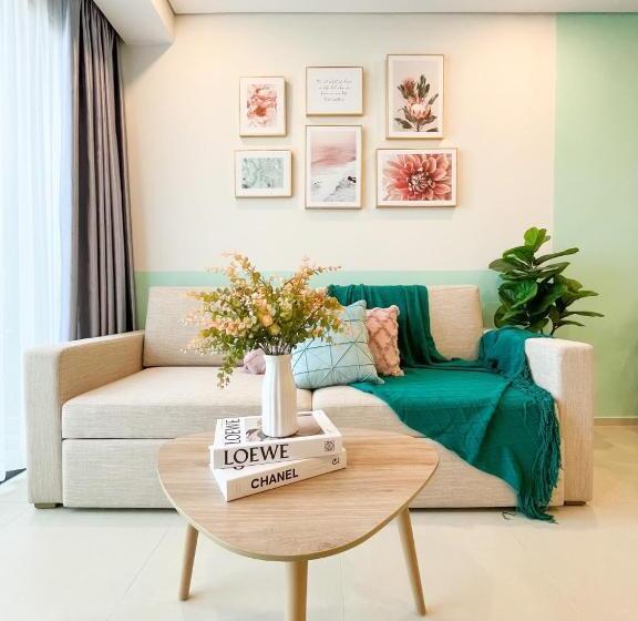 The Song Luxury Apartment By Lisa House