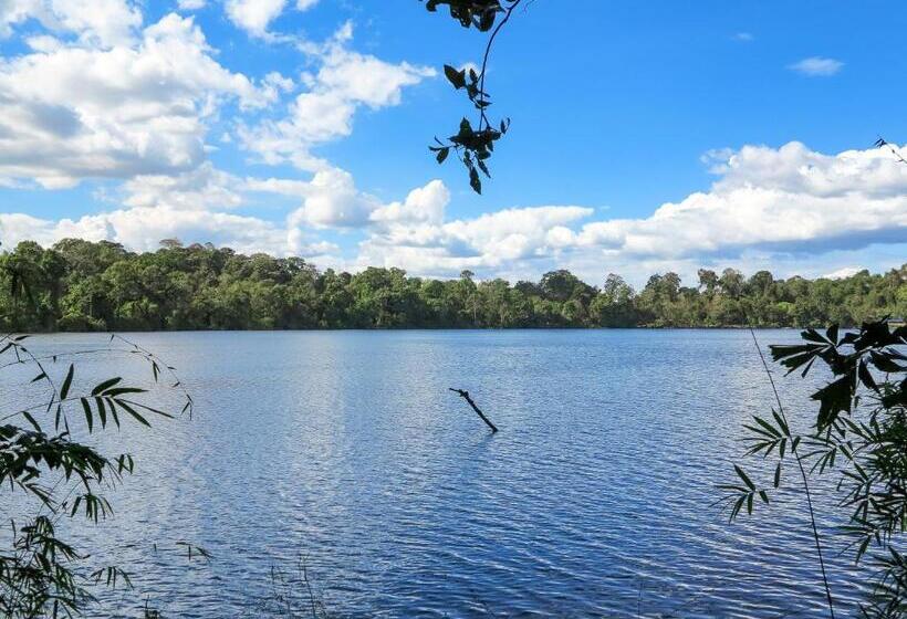 Backpacker Hostel And Jungle Trekking