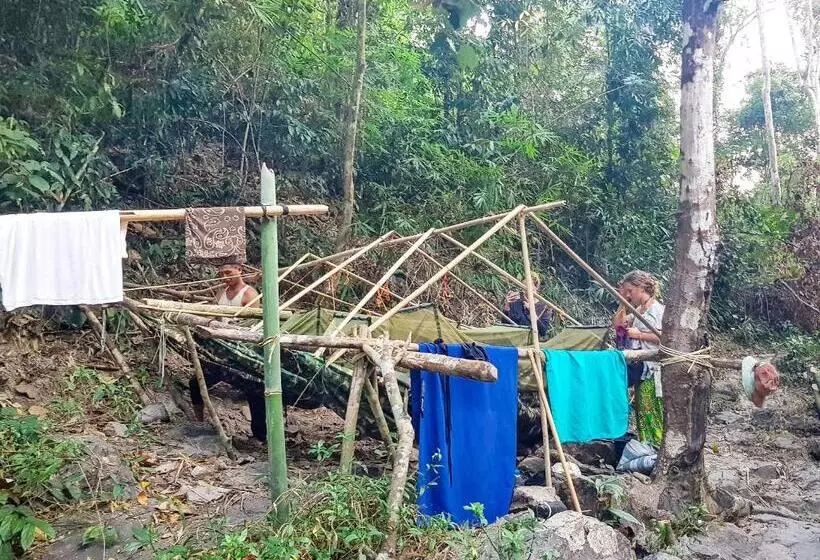 Backpacker Hostel And Jungle Trekking