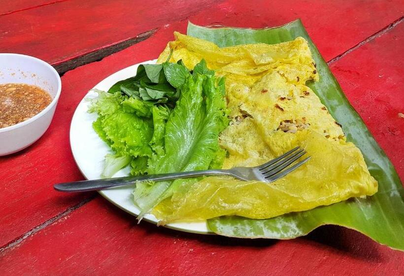 Backpacker Hostel And Jungle Trekking