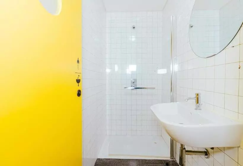 Retkeilymaja Surf & Sea Suites