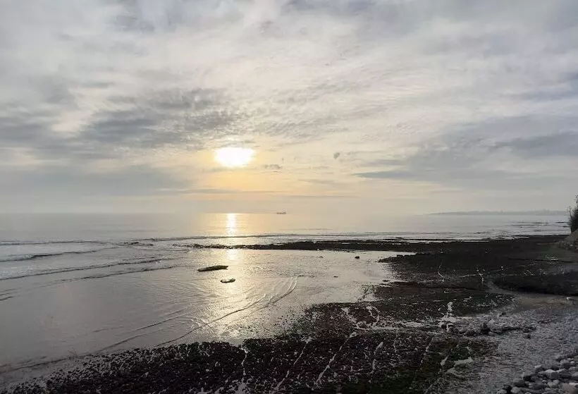 Retkeilymaja Surf & Sea Suites