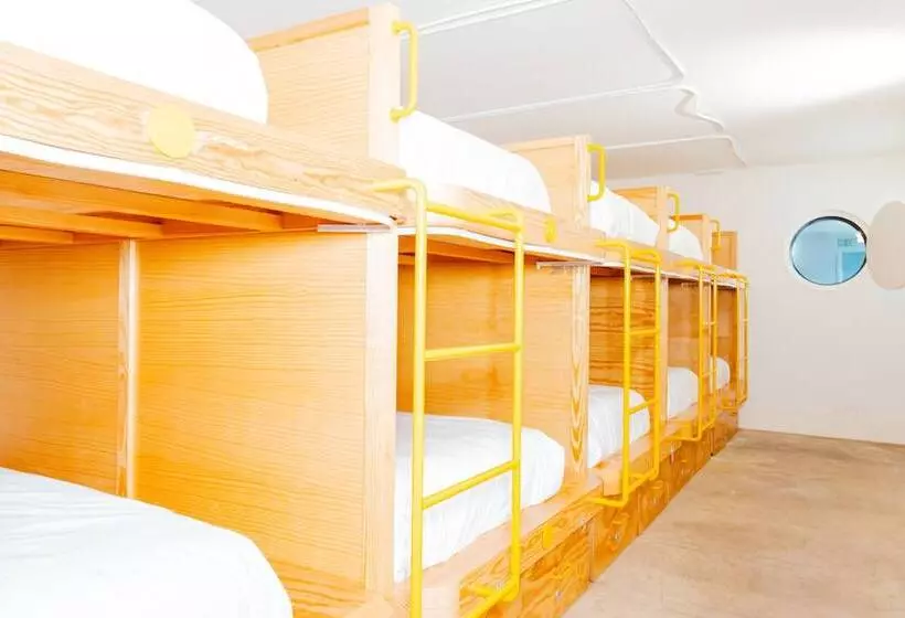 Retkeilymaja Surf & Sea Suites