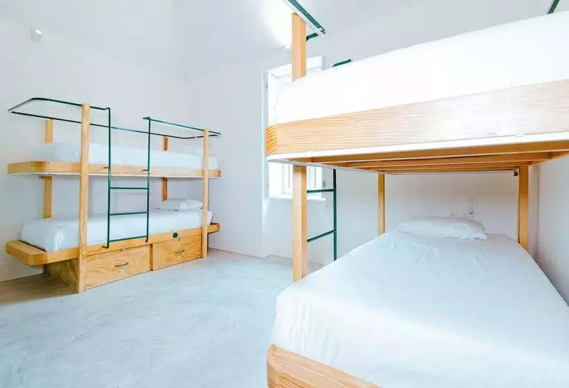 Retkeilymaja Surf & Sea Suites