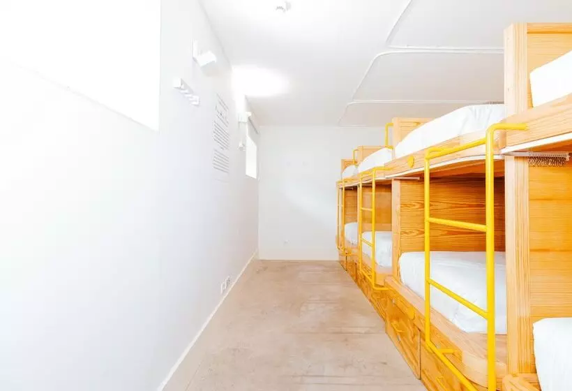 Retkeilymaja Surf & Sea Suites