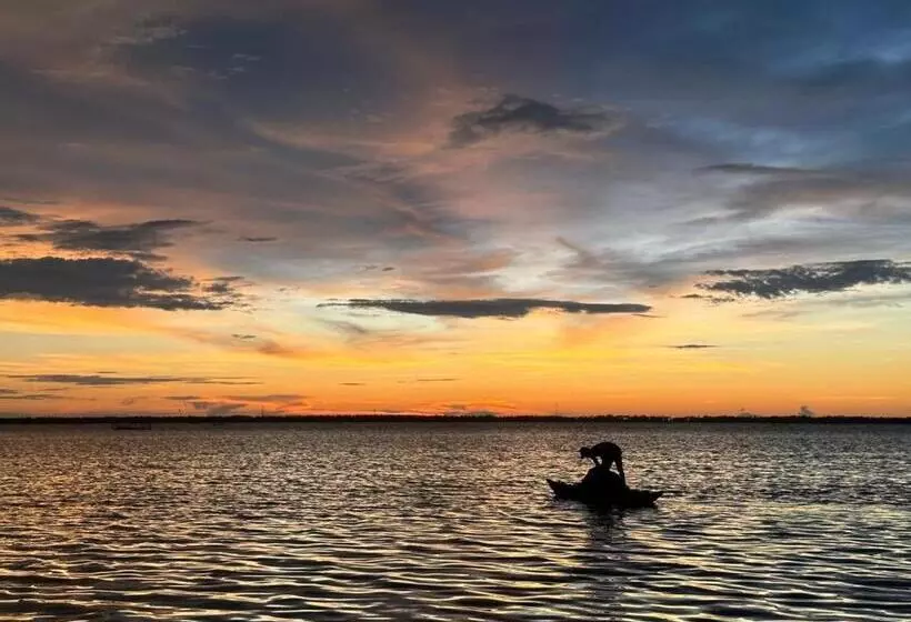 ホテル Lagoon Step Airport Transit