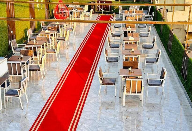 هتل Locanda Pyramids View