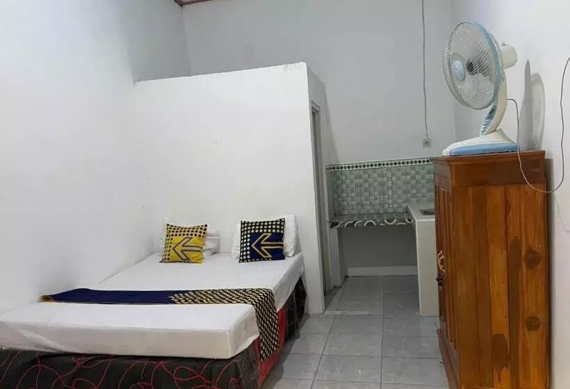 Hotelli Spot On 93555 Triple N Homestay