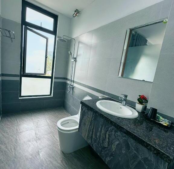 Hotel Trang An Legend