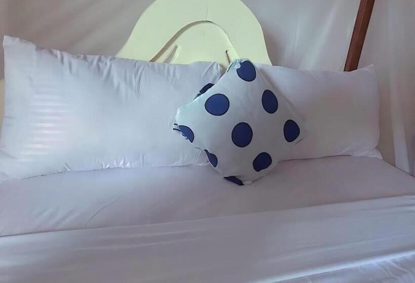 Отель Zanz 14 Beach Bungalows