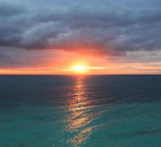 Отель Zanz 14 Beach Bungalows