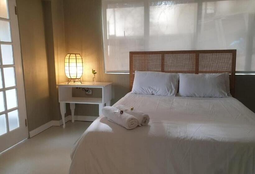 Water S Edge, Shabbat Guest House