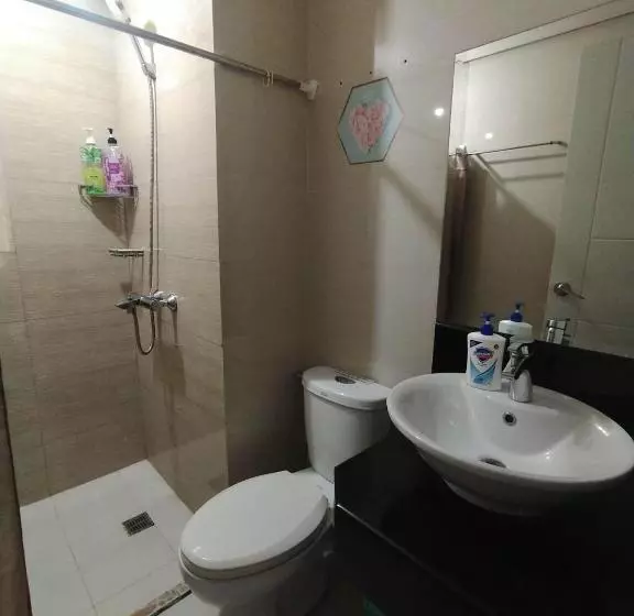 Pasay Condotel Near Naia Terminal 3