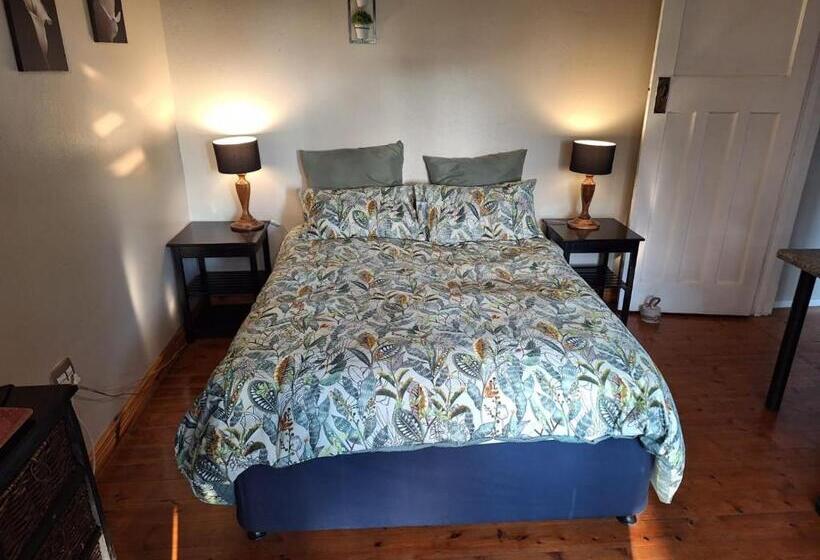 פנסיון Rooster Room