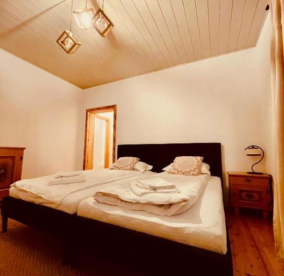 پانسیون Sadova Village Casa Maria