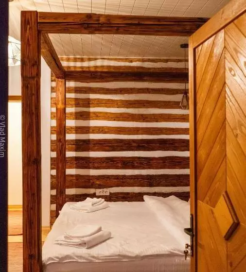 Majatalo Sadova Village   Casa Maria