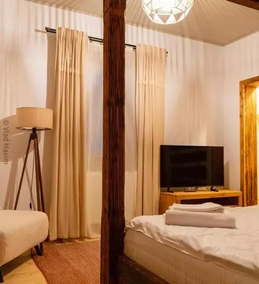 Majatalo Sadova Village   Casa Maria