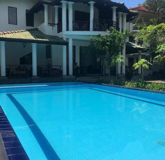 بنسيون The Calm Of8