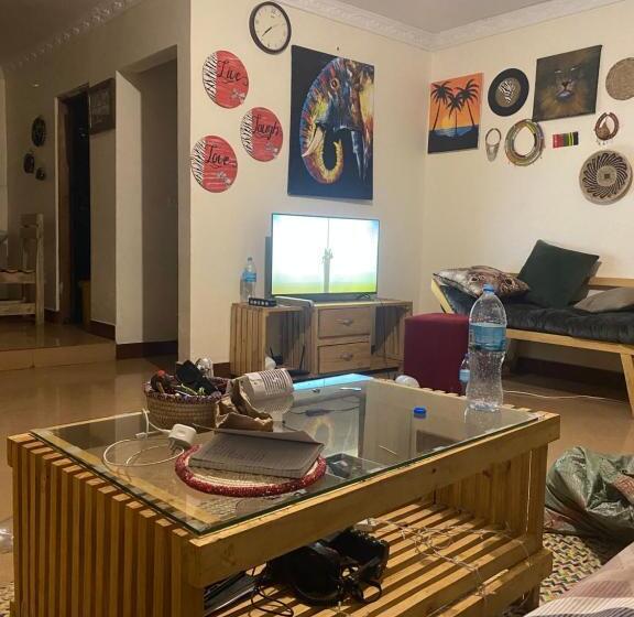 ユースホステル A Cozy Home Stay In Arusha Catus House