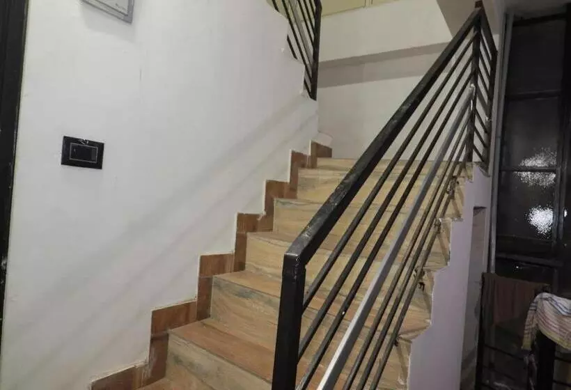 ベッドアンドブレックファースト Backwoods Suites Shimla