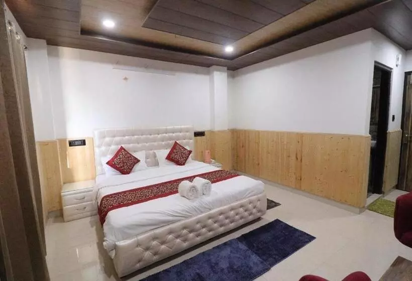 ベッドアンドブレックファースト Backwoods Suites Shimla