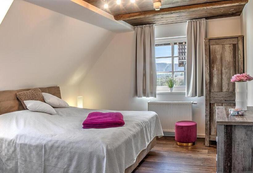 Bed and Breakfast Schloß Falkenhaus