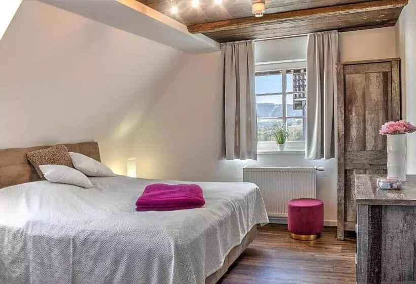 Aamiaismajoitus (B&B) Schloß Falkenhaus