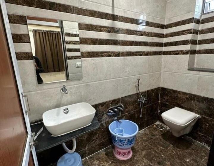 Collection O Hotel Shihori Krupa