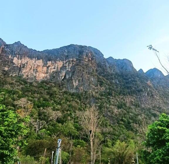 בית מלון כפרי Cool Pool Bungalow