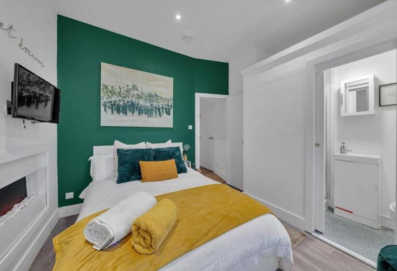 캡슐 호텔 The Green Room