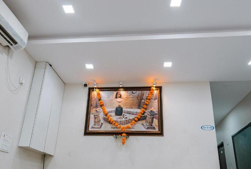 هتل Dev Ani Palace