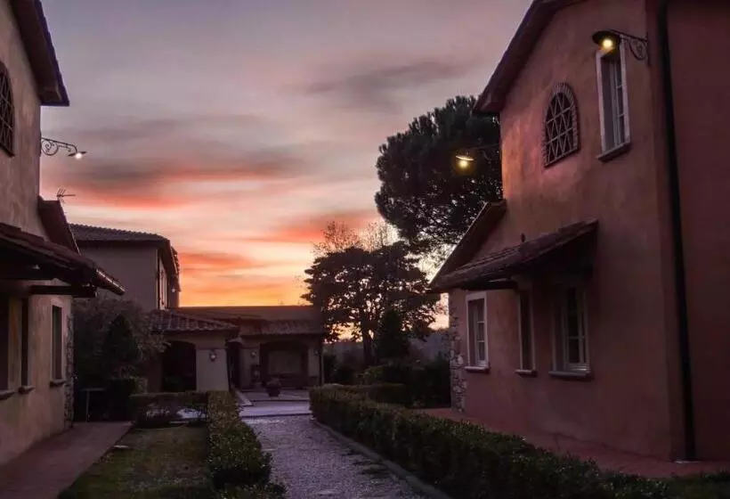 ホテル Fonteluce Rooms & Family Lodges