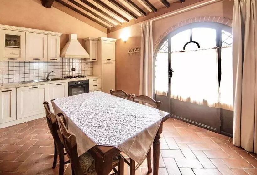 ホテル Fonteluce Rooms & Family Lodges