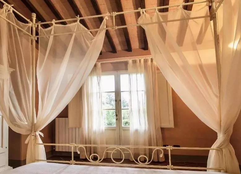 ホテル Fonteluce Rooms & Family Lodges