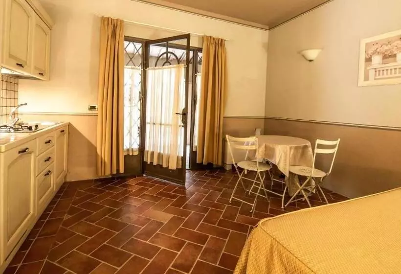 ホテル Fonteluce Rooms & Family Lodges