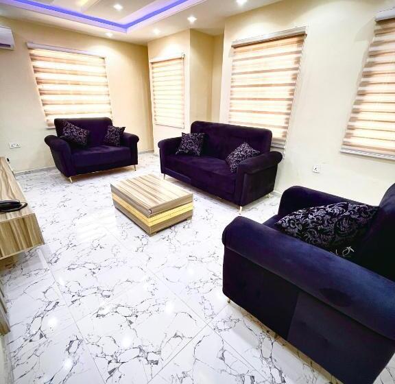 هتل Westway Suites