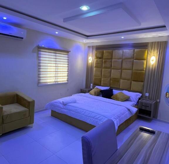 هتل Westway Suites