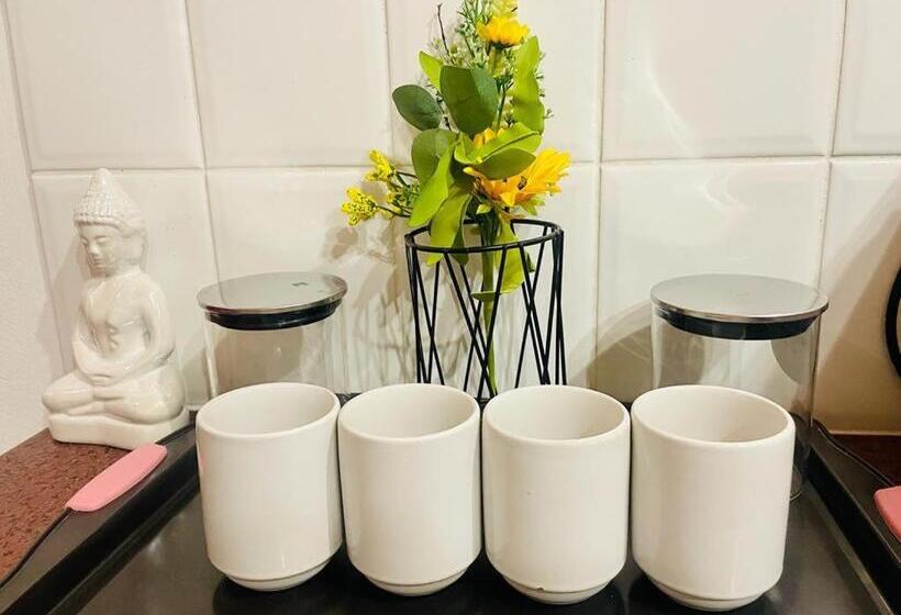 پانسیون Coastwave Guest House