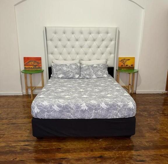 پانسیون Coastwave Guest House