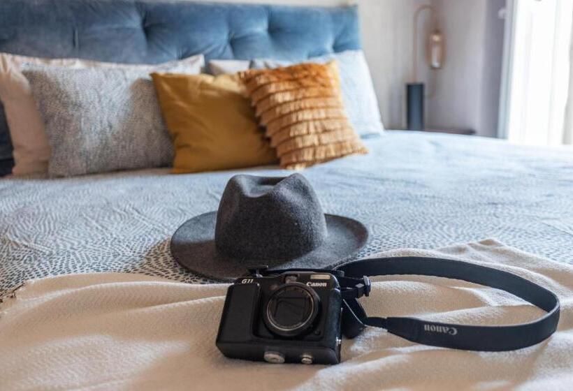 پانسیون Double Room In 18th Century Style