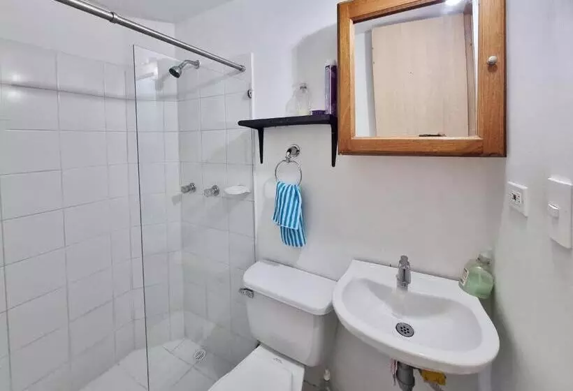 ペンション Hostal   Doña Elva A 15 Min Del Aeropuerto