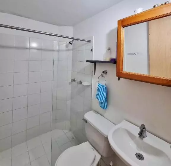 ペンション Hostal   Doña Elva A 15 Min Del Aeropuerto