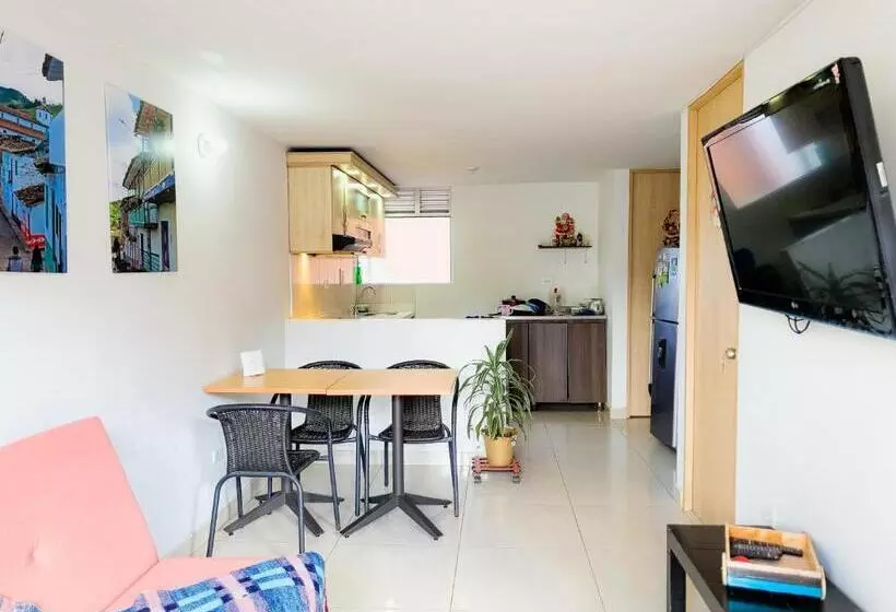 ペンション Hostal   Doña Elva A 15 Min Del Aeropuerto