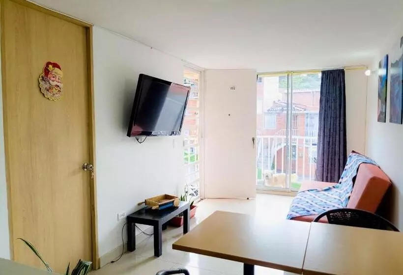 ペンション Hostal   Doña Elva A 15 Min Del Aeropuerto