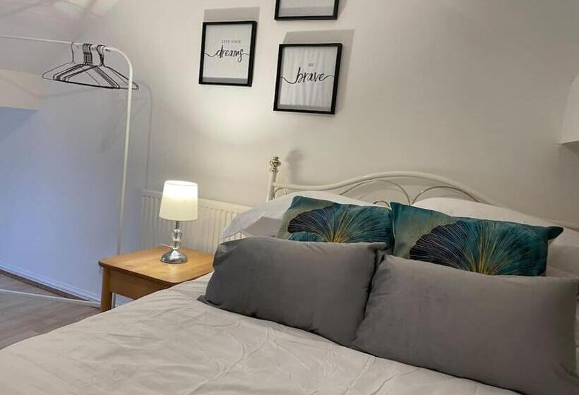 פנסיון Keary Entire House. 3 Beds. Bright And Cheerful