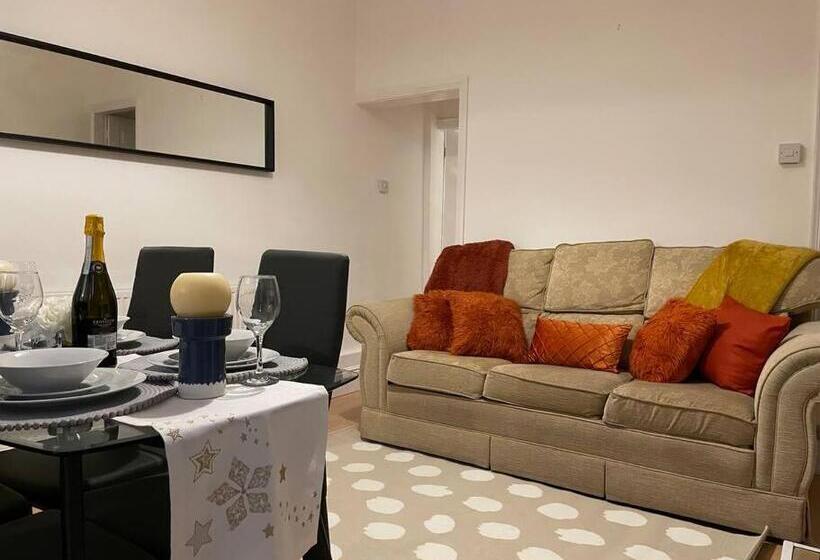 פנסיון Keary Entire House. 3 Beds. Bright And Cheerful